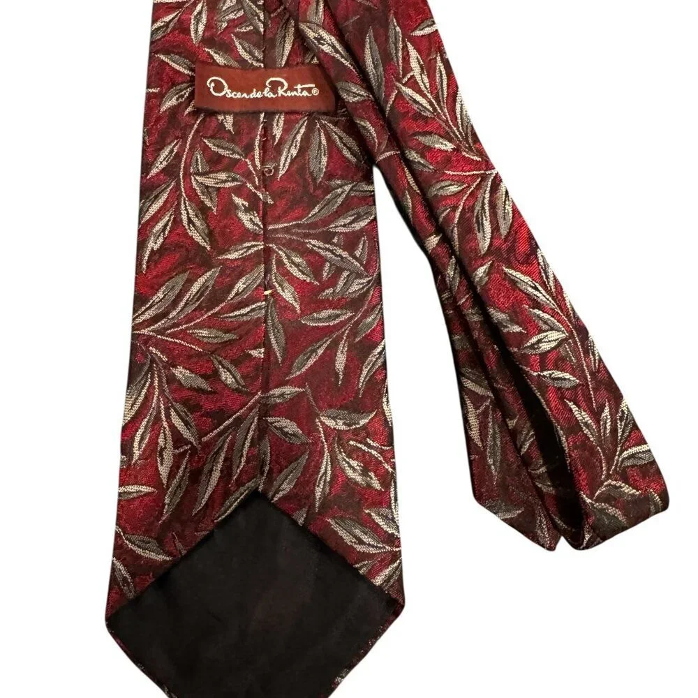 Oscar de la Renta Neckwear—Classic Silk Designer Leaf Nature Luxury